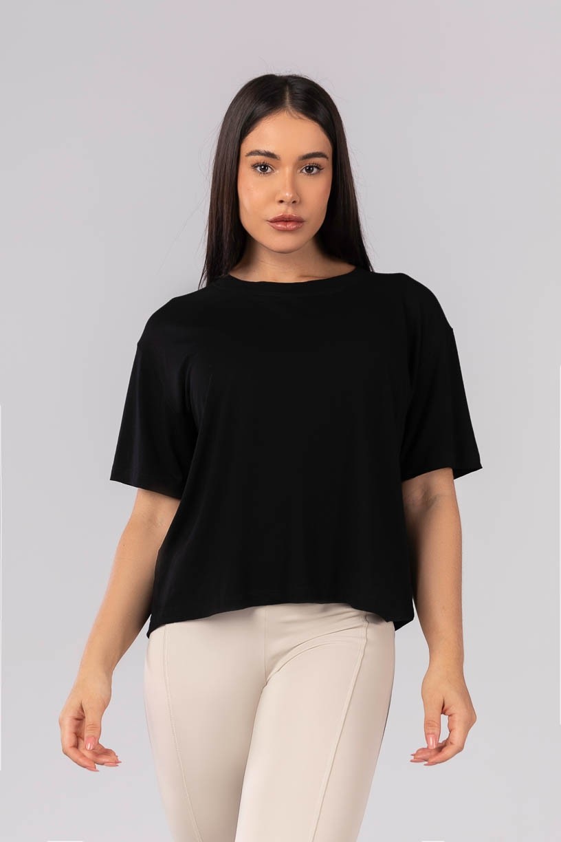 K4129-A_Blusa_Ampla_com_Prega_nas_Costas_Preto__Ref:_K4129-A