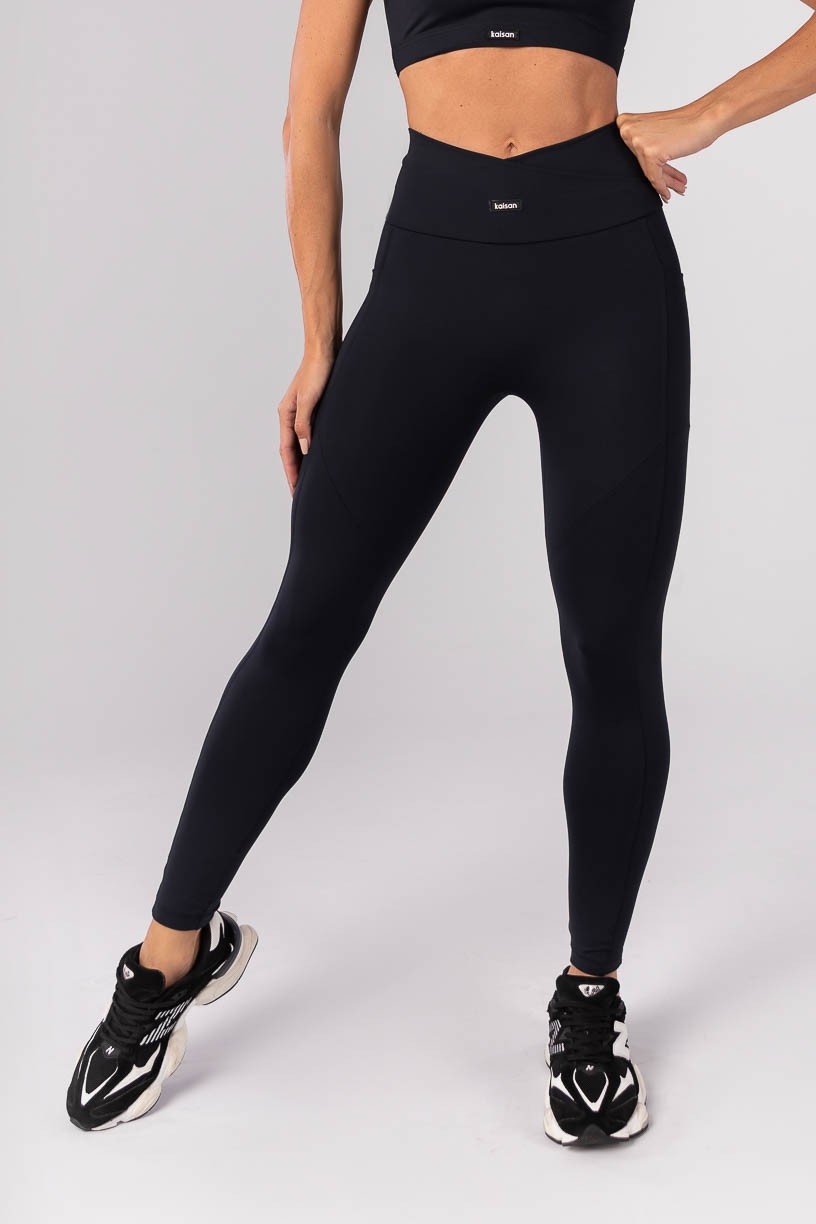 K4170-A_Calca_Legging_sem_Gancho_com_Cos_Transpassado_Preto__Ref:_K4170-A