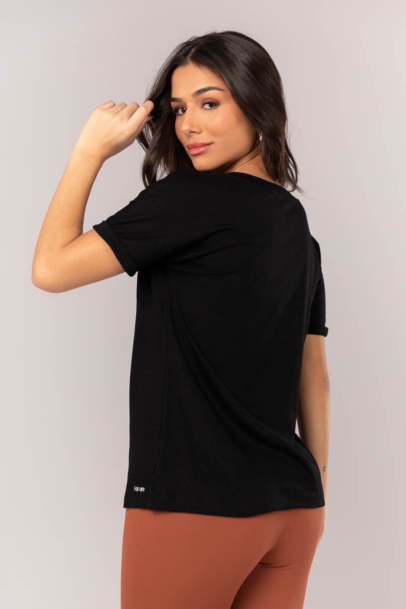 K4346-A_Blusa_com_Dobra_na_Manga_Preto__Ref:_K4346-A