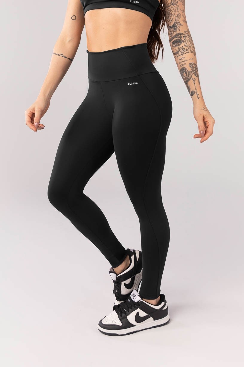 K4081-A_Calca_Legging_com_Cos_em_V_e_Recortes_Preto__Ref:_K4081-A