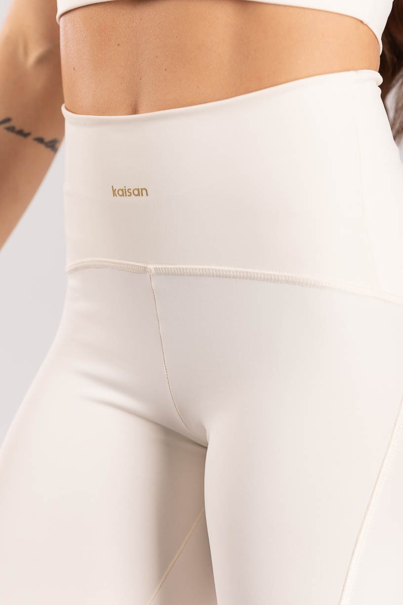 K4032-B_Calca_Legging_com_Cos_Diferenciado_Off_White__Ref:_K4032-B