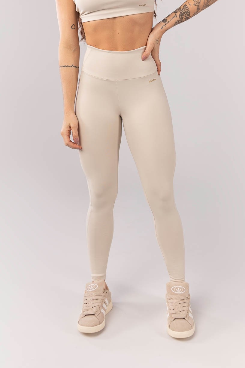 K4081-B_Calca_Legging_com_Cos_em_V_e_Recortes_Bege__Ref:_K4081-B