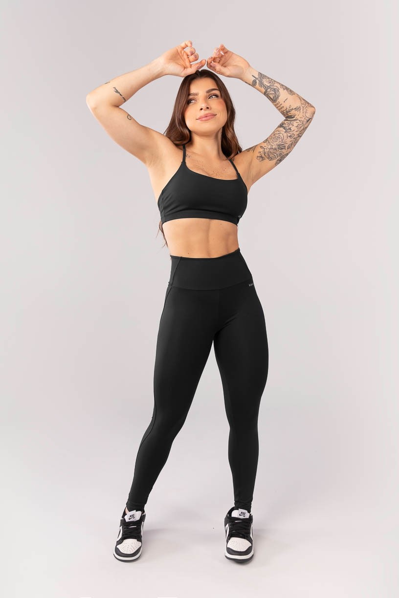 K4081-A_Calca_Legging_com_Cos_em_V_e_Recortes_Preto__Ref:_K4081-A