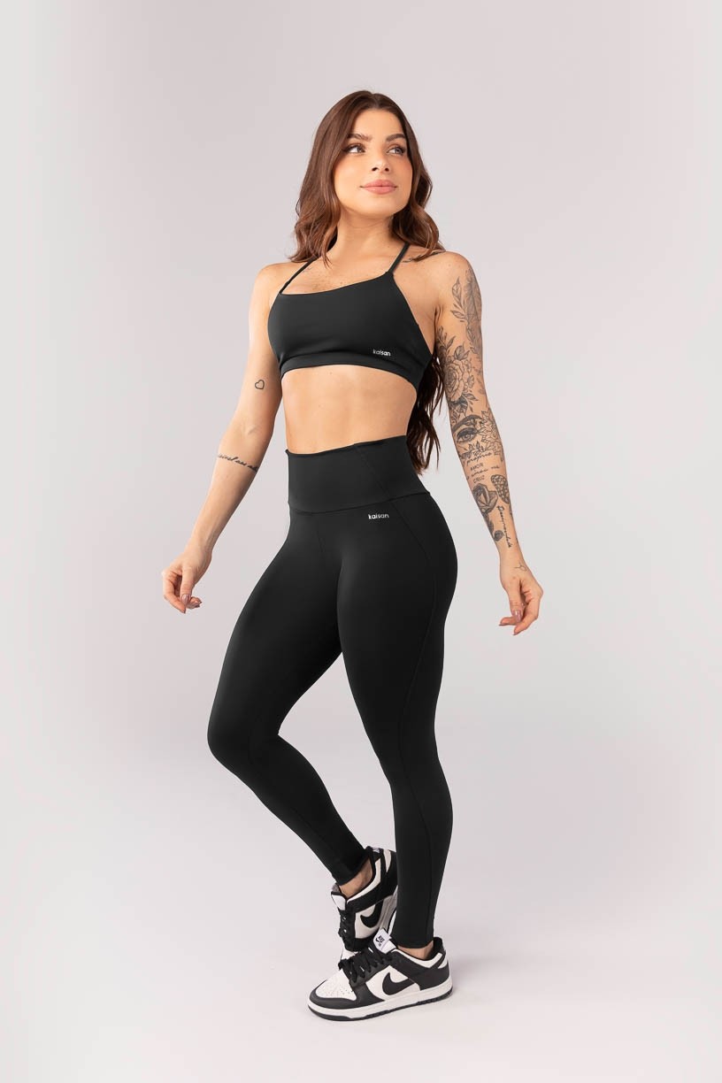 K4081-A_Calca_Legging_com_Cos_em_V_e_Recortes_Preto__Ref:_K4081-A