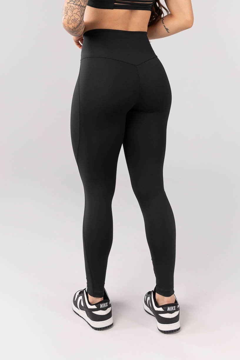 K4081-A_Calca_Legging_com_Cos_em_V_e_Recortes_Preto__Ref:_K4081-A