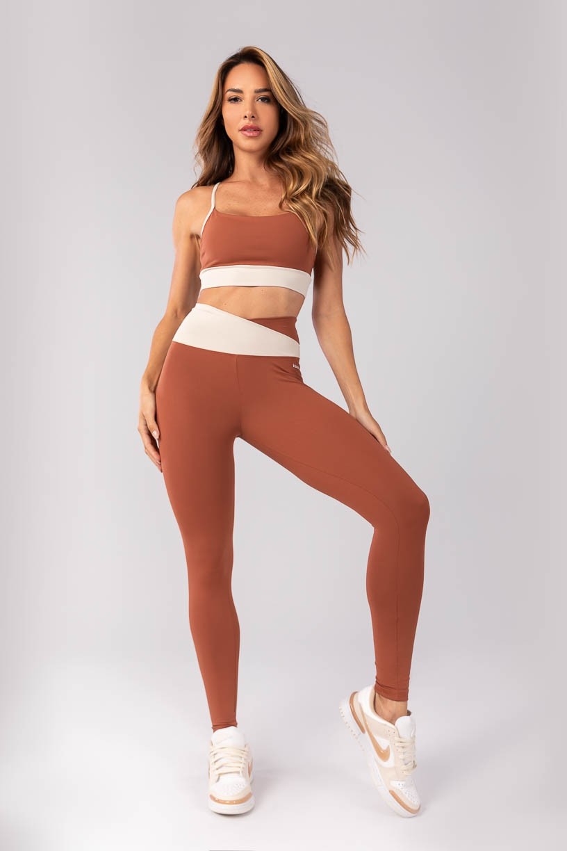 K4173-A_Calca_Legging_com_Cos_Transpassado_Bicolor_Marrom__Off-White__Ref:_K4173-A