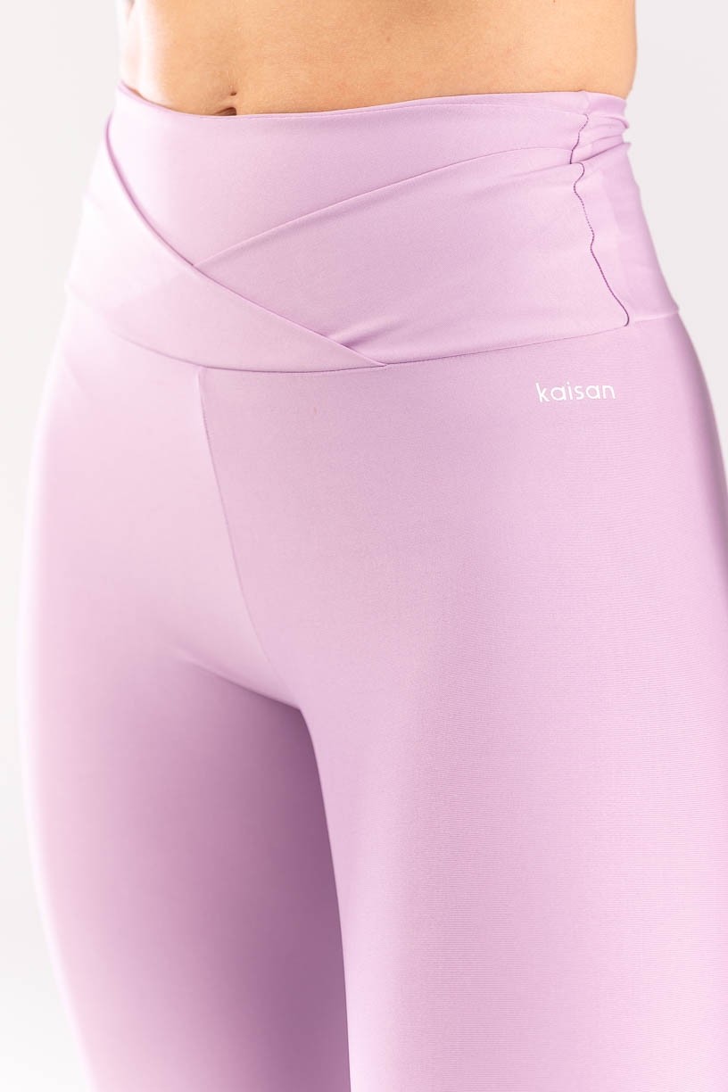 K4030-B_Calca_Legging_com_Sobreposicao_no_Cos_Lilas__Ref:_K4030-B