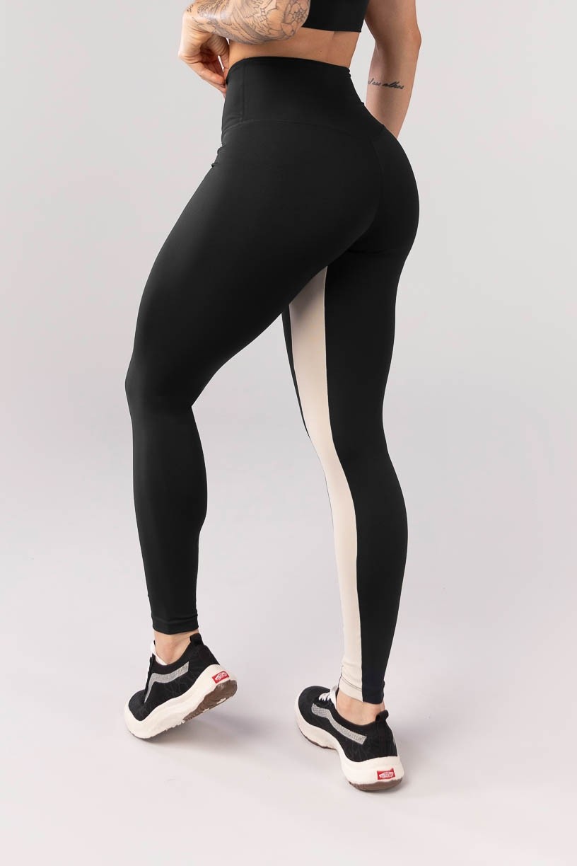 K4089-B_Calca_Legging_com_Faixa_no_Entrepernas_Preto__Bege__Ref_K4089-B