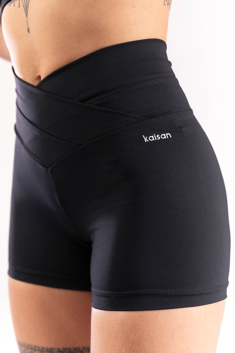 K4043-A_Short_com_Cos_Transpassado_Frente_e_Costas_Preto__Ref:_K4043-A