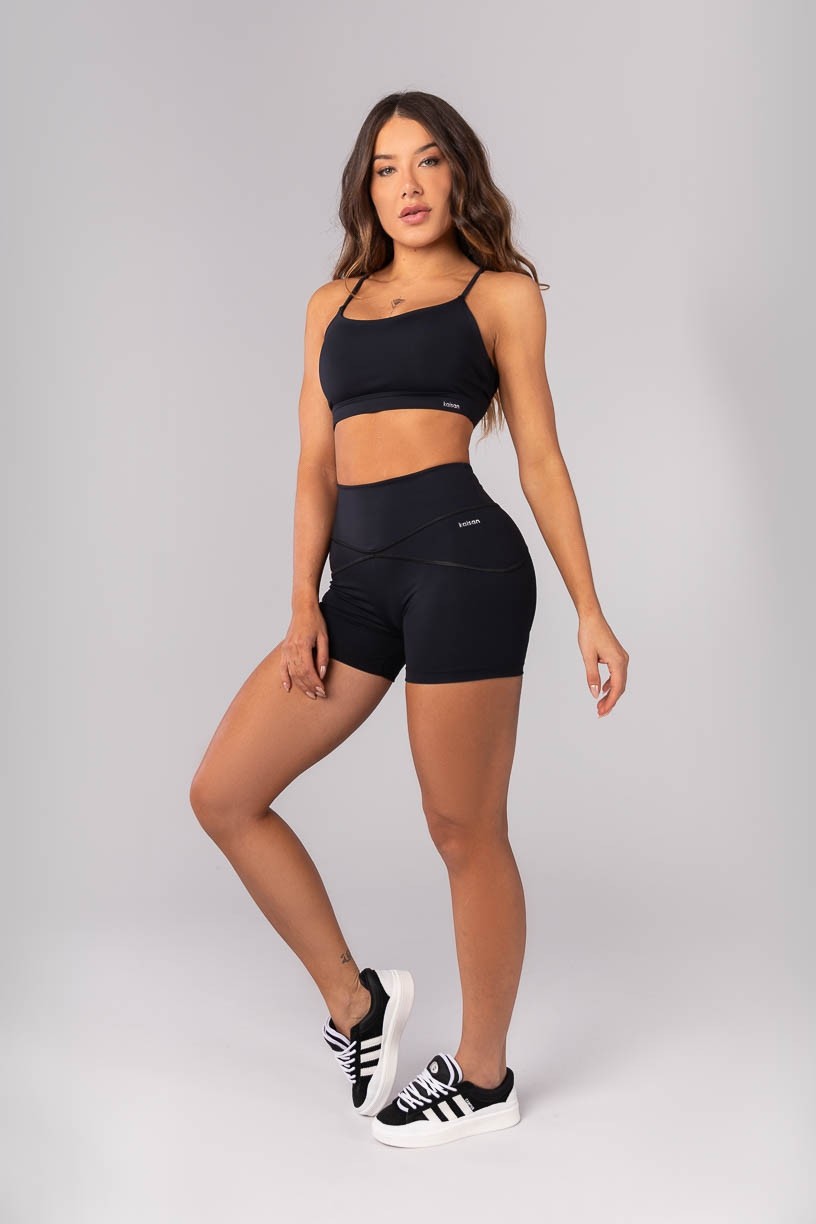 K4136-A_Short_com_Recortes_no_Quadril_Preto__Ref:_K4136-A