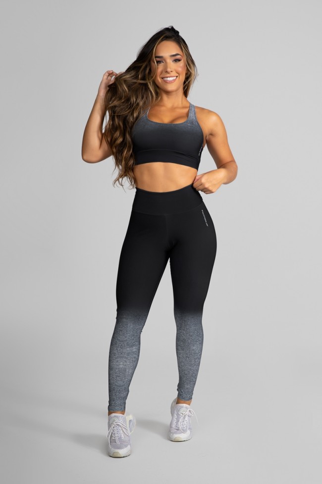 Legging fitness feminina preto com cós alto e detalhe em v seamless