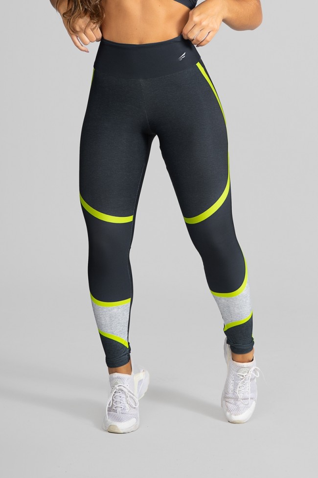 Calça Legging Nike Sportswear Club Plus Size Cintura Alta Feminina